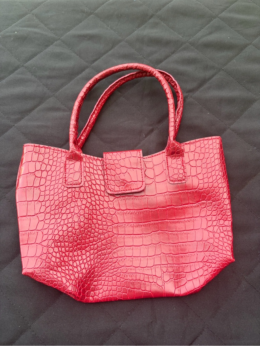 Red Croc-Embossed Tote Bag - Stylish Everyday Carry